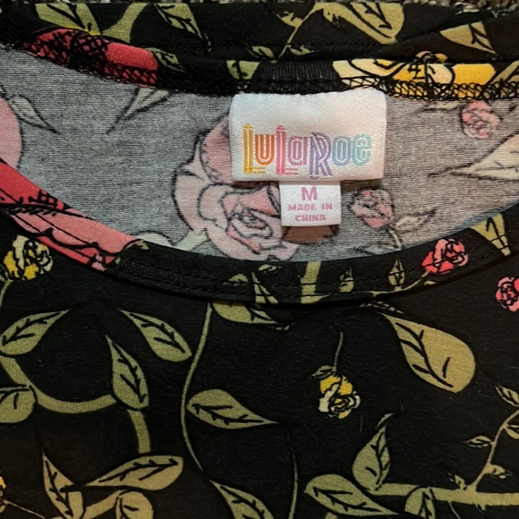 Lularoe Medium Irma - Picture 1 of 3